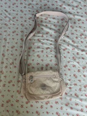 KIPLING Live Light Casual Lightweight Crossbody Bag in Light Pink Rare